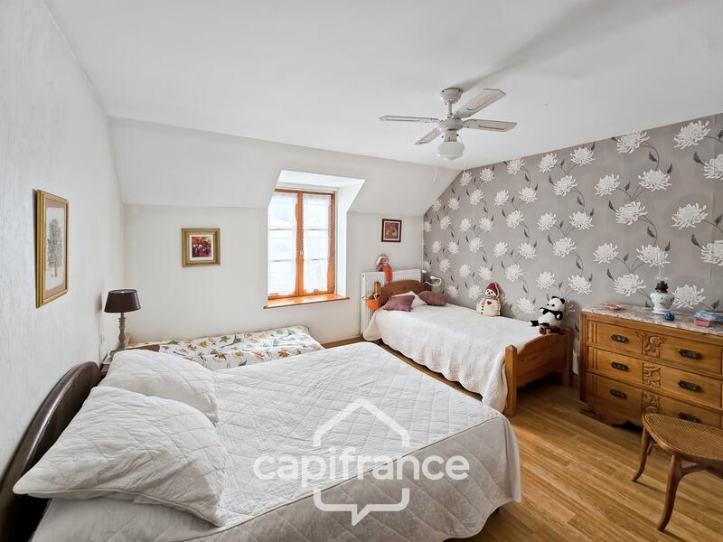 Maison - 207 m² - 9 pièces