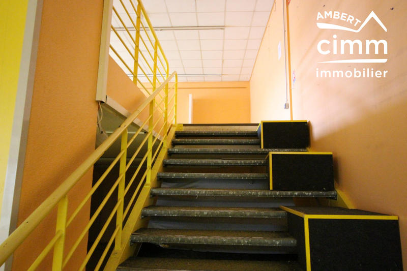 Local commercial - 940 m² - 2 pièces