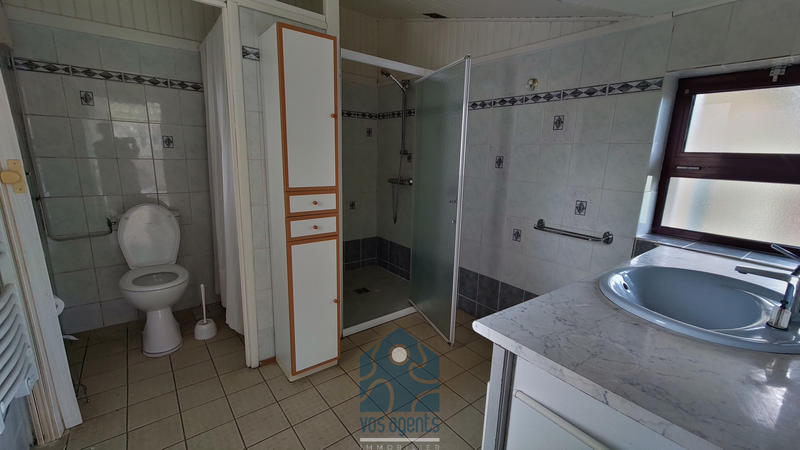 Maison - 200 m² - 8 pièces