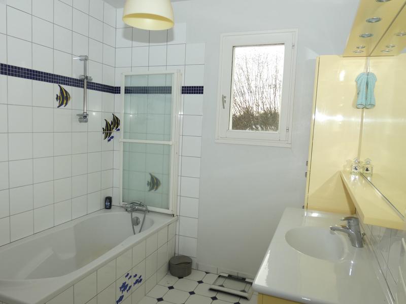 Maison traditionnelle - 200 m² - 8 pièces