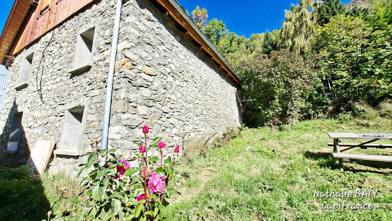 Maison en pierre - 99 m² - 5 pièces