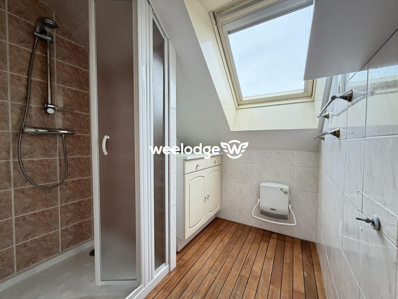 Maison - 185 m² - 8 pièces