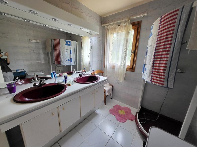 Maison - 164 m² - 9 pièces