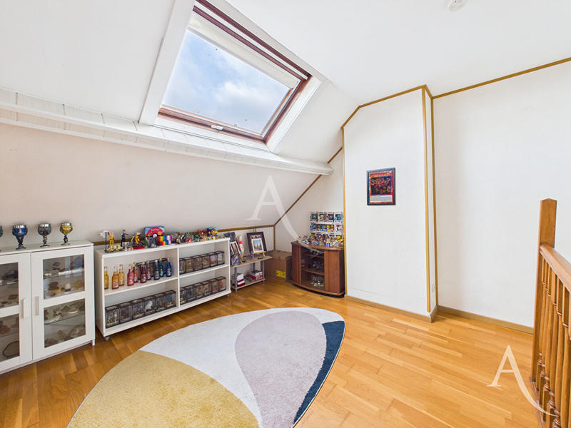 Maison - 101 m² - 5 pièces