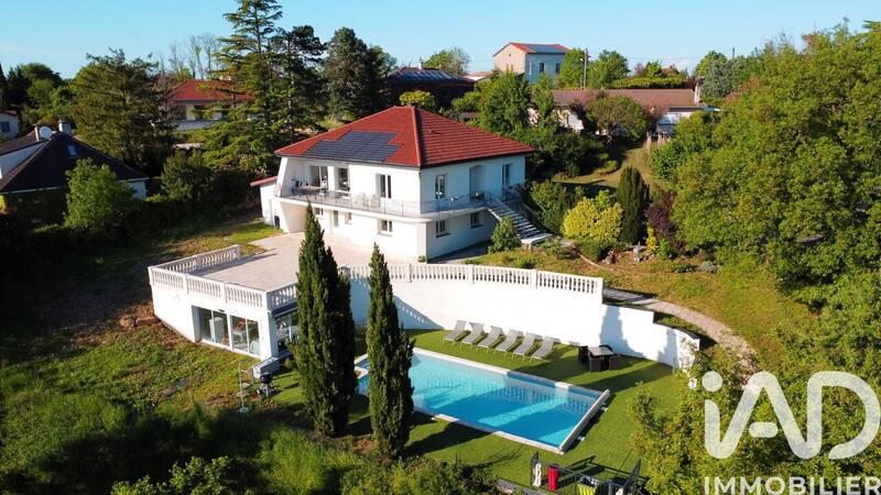 Maison - 282 m² - 8 pièces