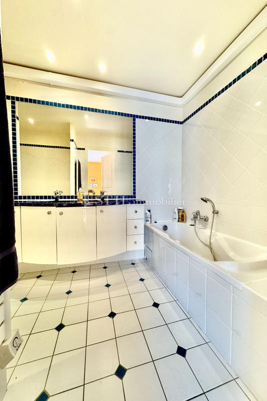 Appartement - 107 m² - 4 pièces