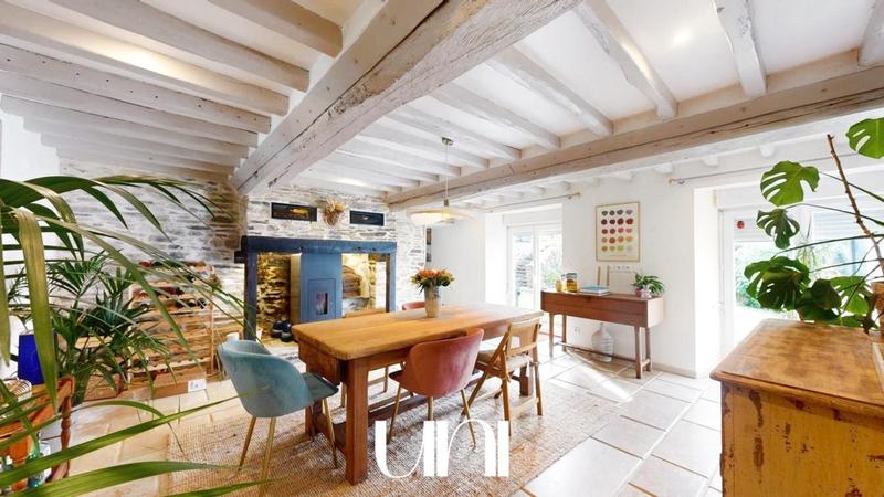 Maison - 210 m² - 6 pièces