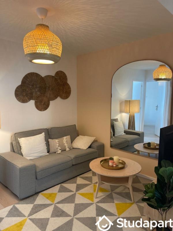 Chambre - 9 m² - 1 pièce