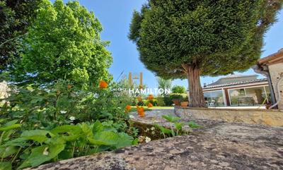 Maison - 223 m² - 8 pièces