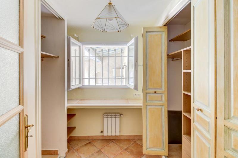 Villa - 181 m² - 6 pièces