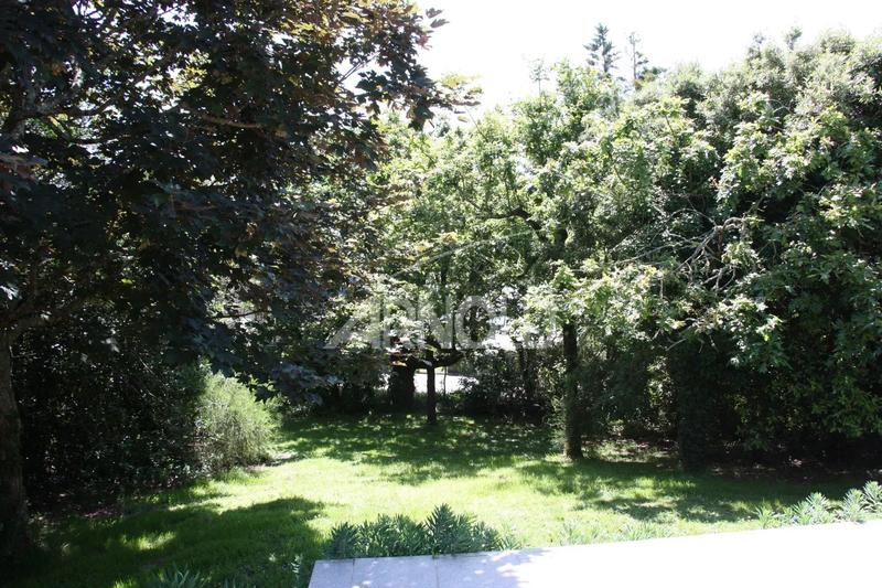 Maison - 222 m² - 11 pièces