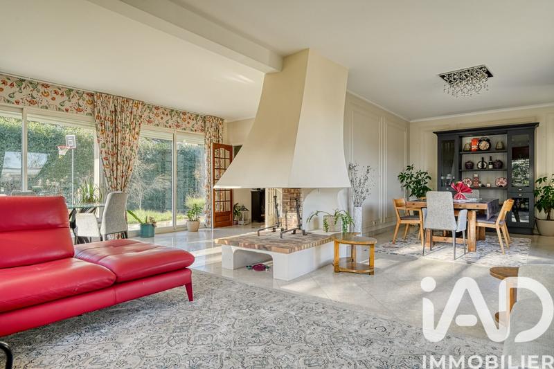Maison - 250 m² - 9 pièces
