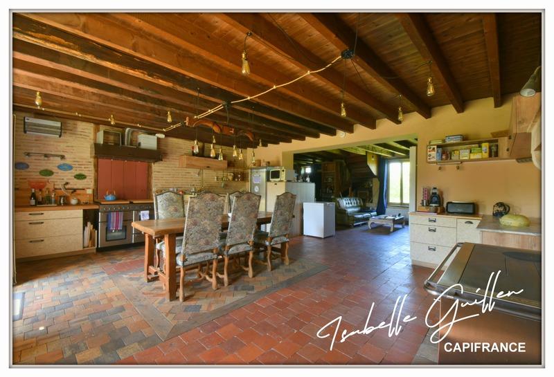 Maison - 262 m² - 7 pièces