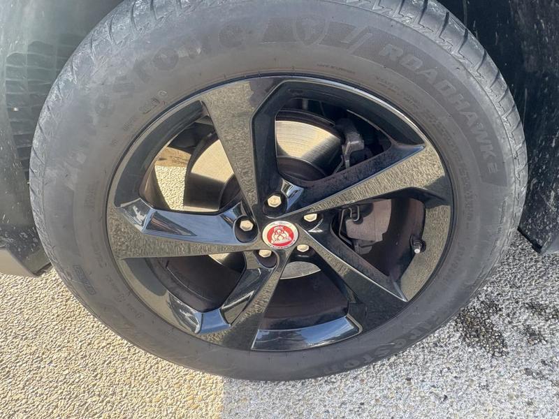 Jaguar F-Pace 2.0 d 180cv Bvm6/ Entretiens Complets