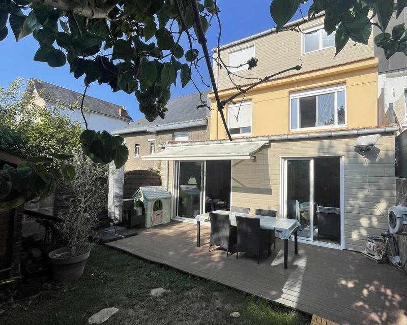 Maison - 148 m² - 7 pièces