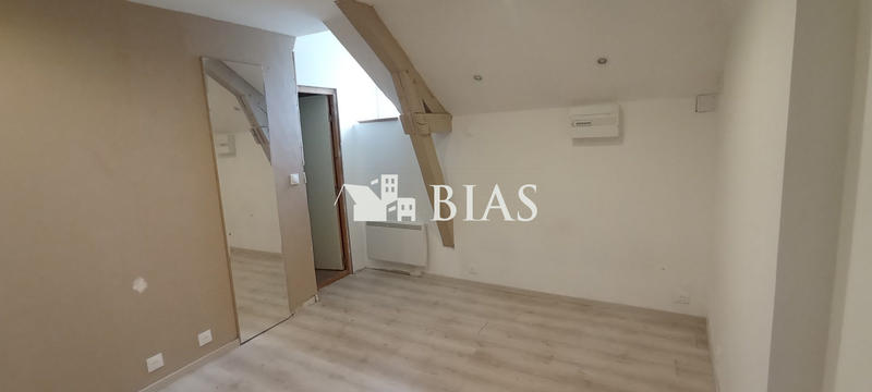 Maison - 243 m² - 9 pièces