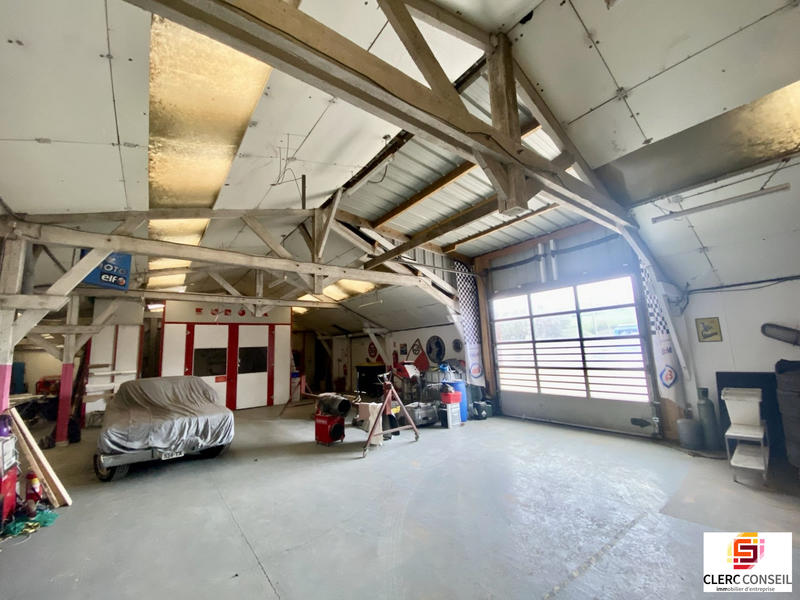 Local d'activités - 1 334 m²