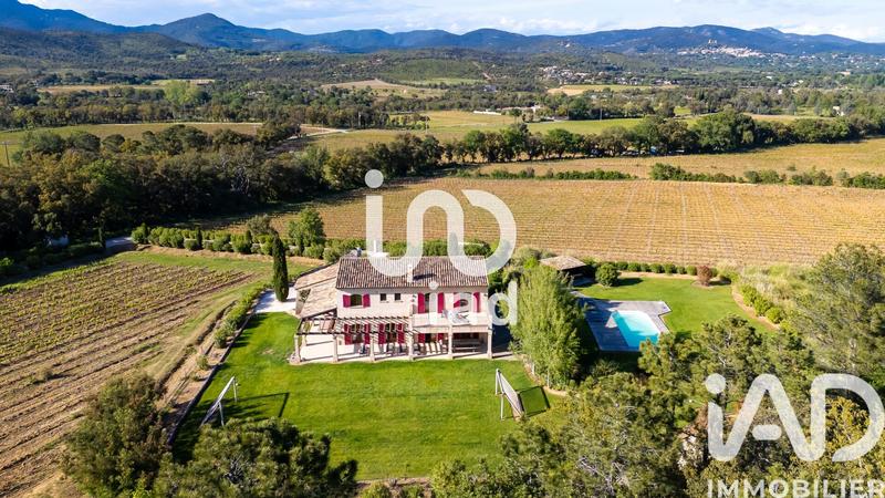 Maison - 250 m² - 6 pièces