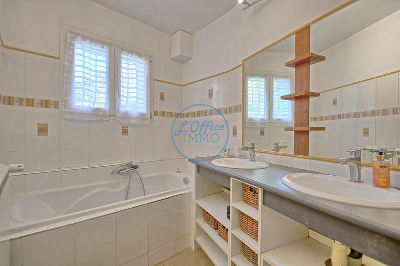 Maison - 150 m² - 7 pièces