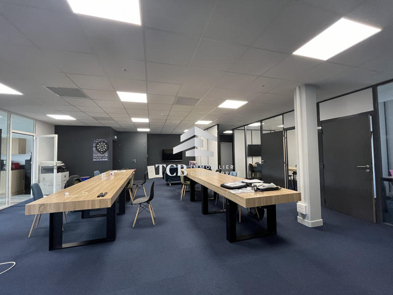 Bureau - 184 m²