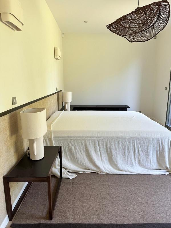 Villa - 353 m² - 8 pièces