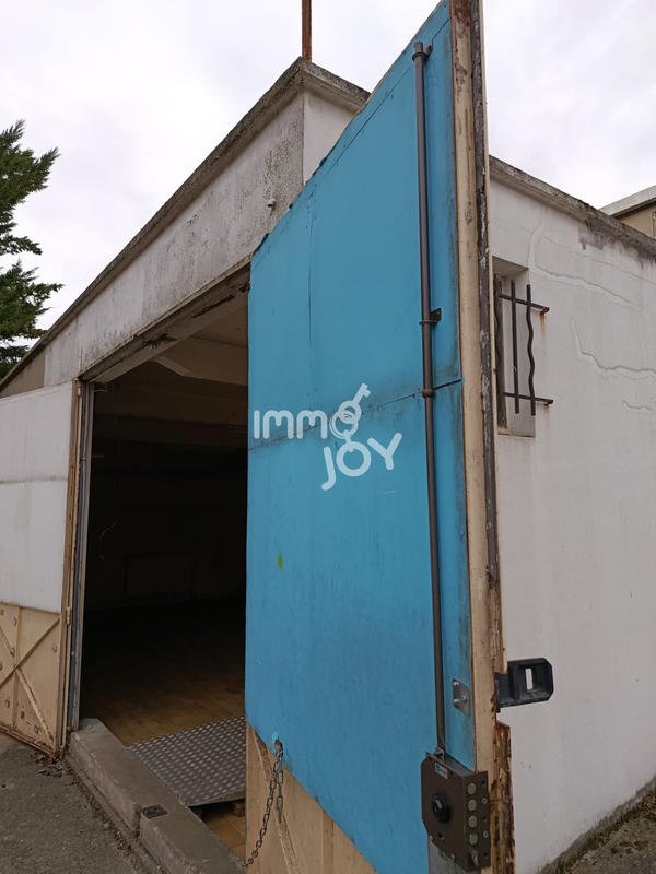 Entrepôt - 83 m² - 3 pièces