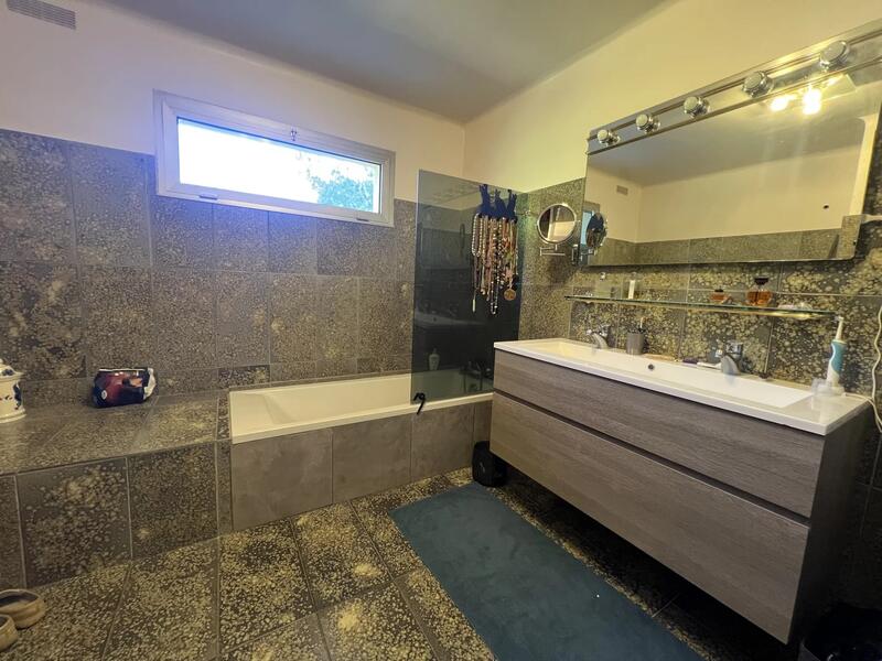 Villa - 200 m² - 5 pièces