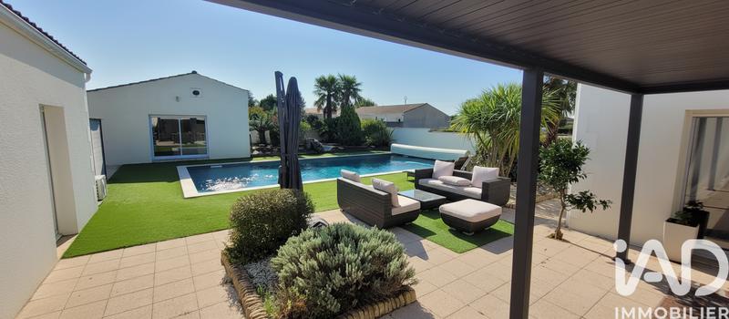 Maison - 205 m² - 8 pièces