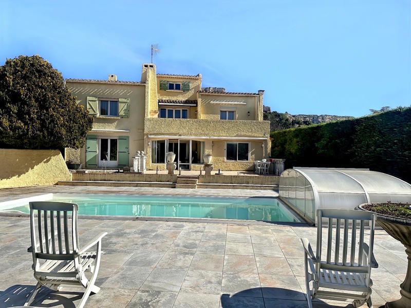 Maison - 287 m² - 6 pièces