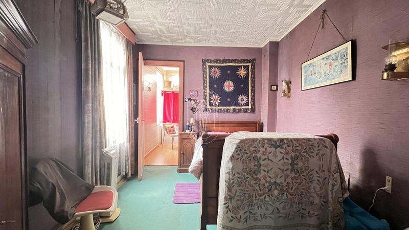 Maison - 218 m² - 8 pièces