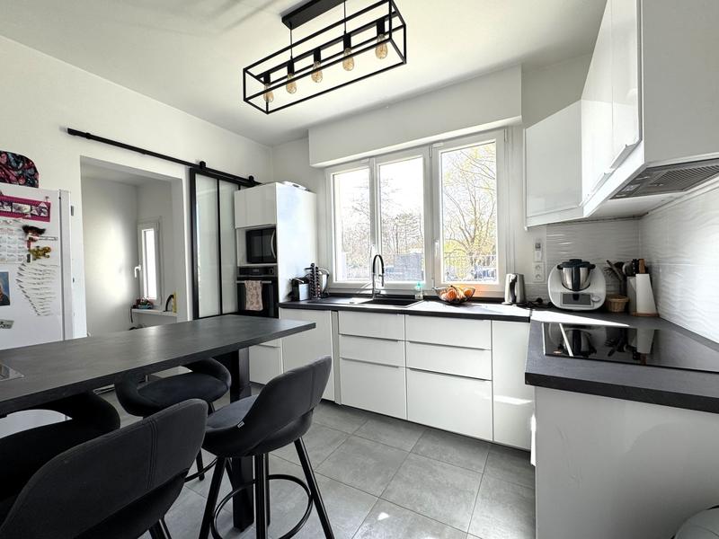 Maison - 204 m² - 6 pièces