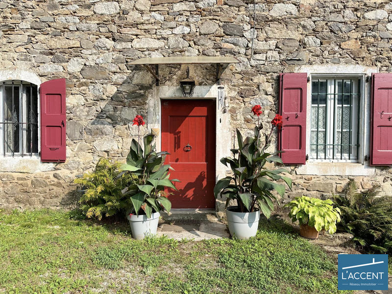 Maison - 325 m² - 14 pièces