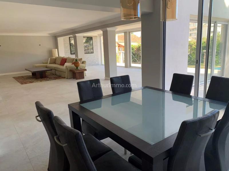 Maison - 320 m² - 7 pièces