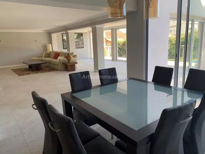 Maison - 320 m² - 7 pièces