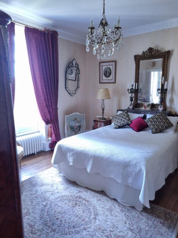 Propriété - 221 m² - 9 pièces