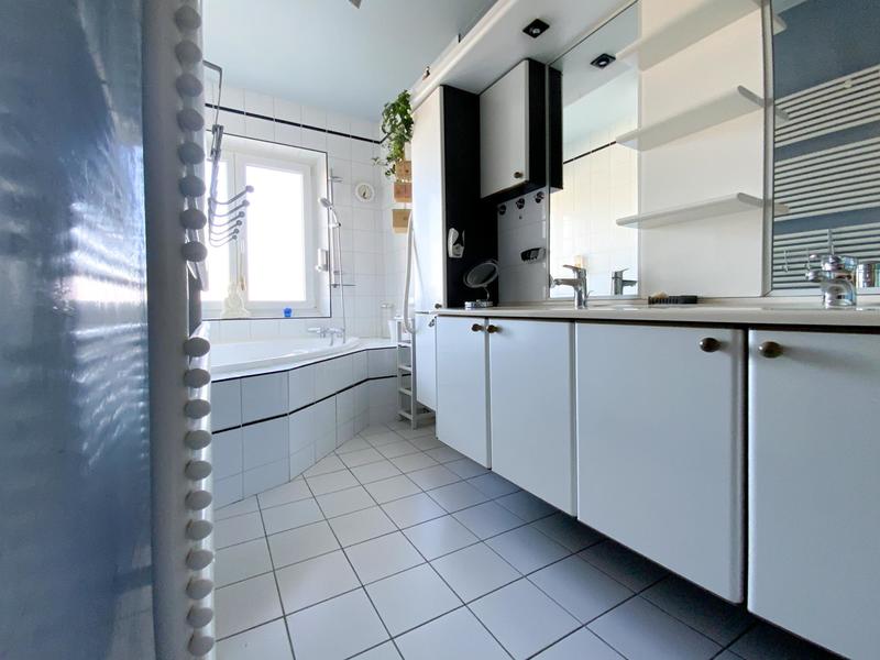 Maison - 179 m² - 9 pièces