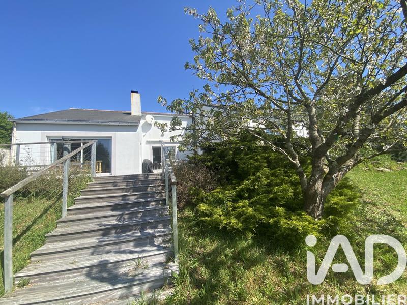 Maison - 220 m² - 6 pièces