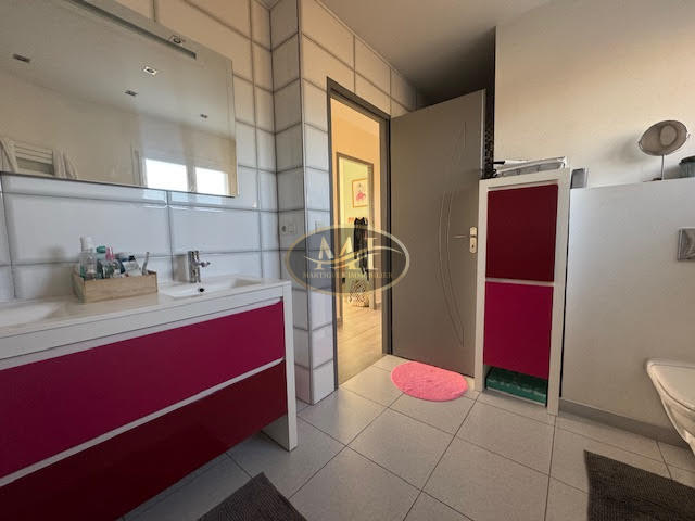 Maison - 176 m² - 5 pièces