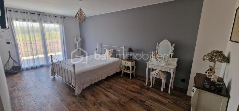 Villa - 213 m² - 5 pièces