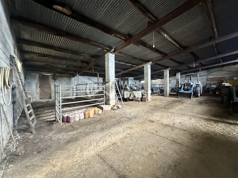 Maison - 410 m² - 4 pièces