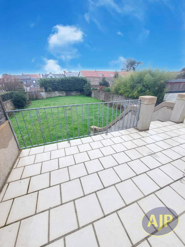 Maison - 121 m² - 6 pièces