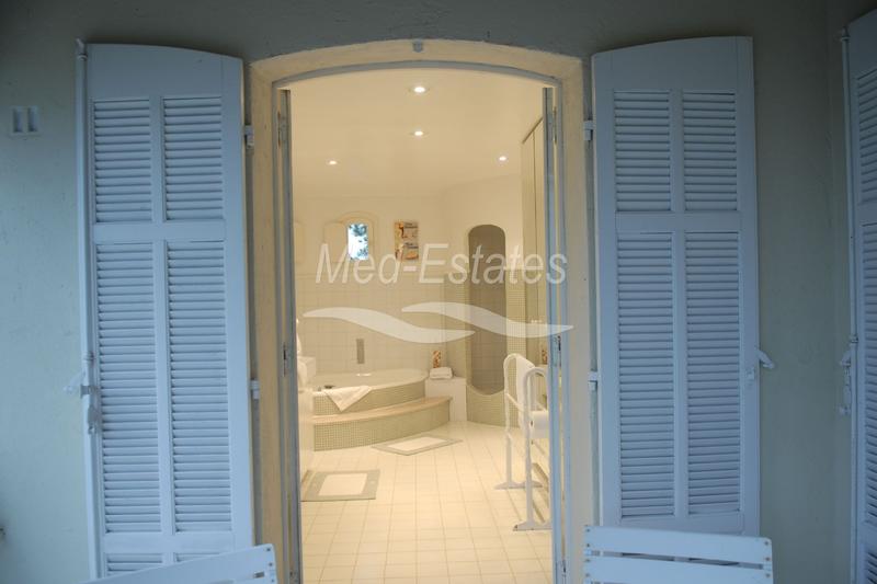 Demeure - 703 m² - 17 pièces