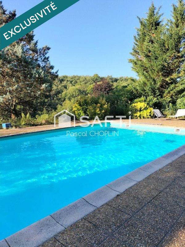 Maison - 344 m² - 11 pièces