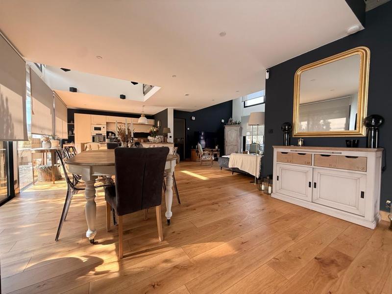 Maison - 185 m² - 4 pièces