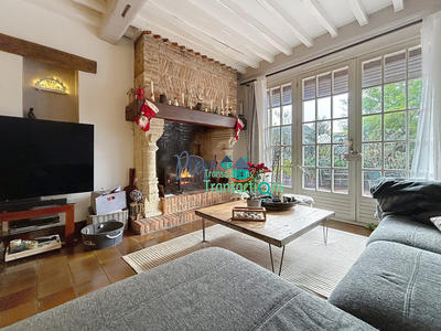 Maison - 236 m² - 7 pièces