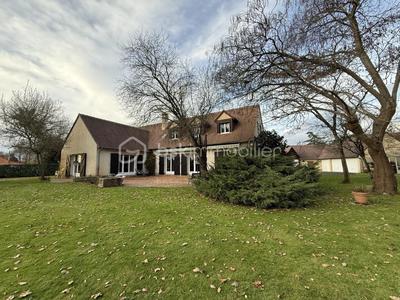 Propriété - 260 m² - 8 pièces