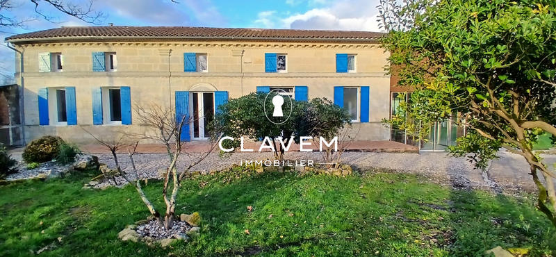 Maison - 208 m² - 7 pièces