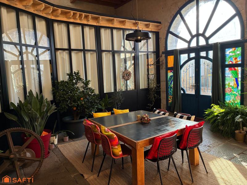 Maison - 335 m² - 11 pièces