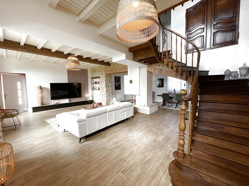 Maison - 189 m² - 7 pièces