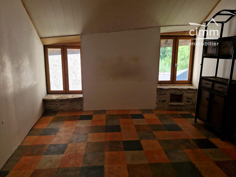 Maison - 217 m² - 7 pièces
